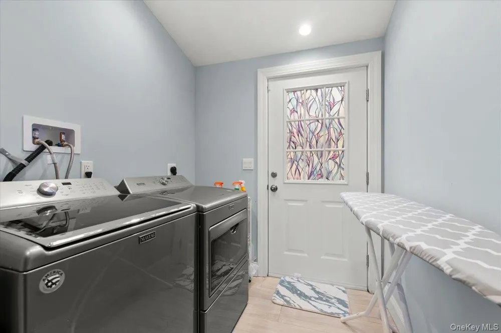9 Donald Drive Old Bethpage, NY 11804