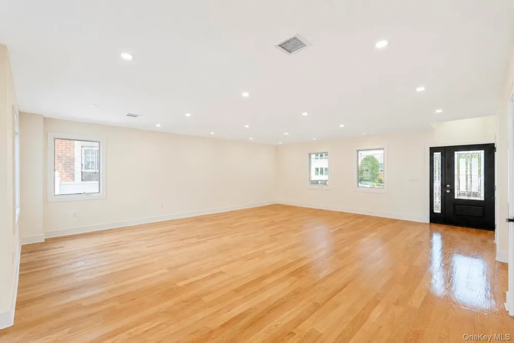 949 Midway Woodmere, NY 11598