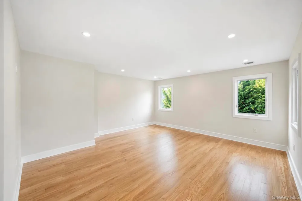 949 Midway Woodmere, NY 11598