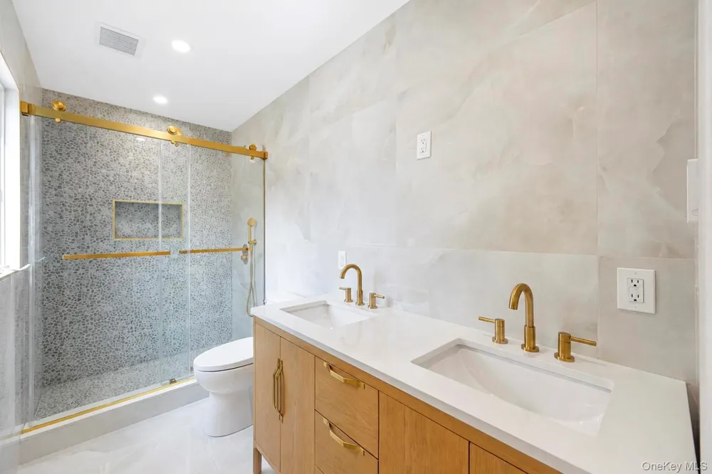 949 Midway Woodmere, NY 11598