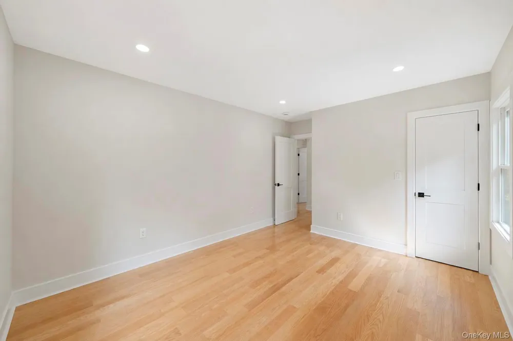 949 Midway Woodmere, NY 11598