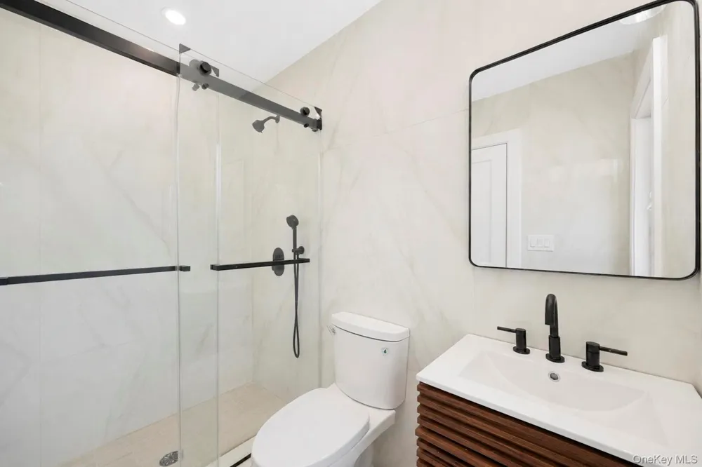 949 Midway Woodmere, NY 11598