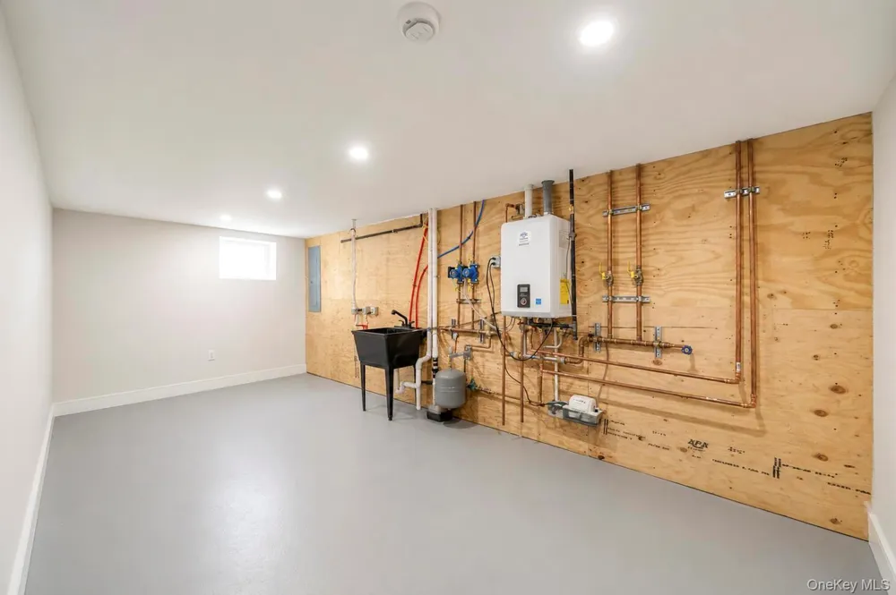 949 Midway Woodmere, NY 11598