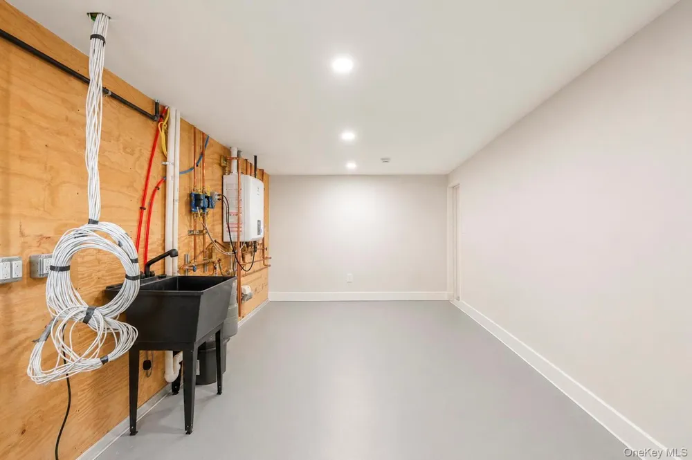 949 Midway Woodmere, NY 11598