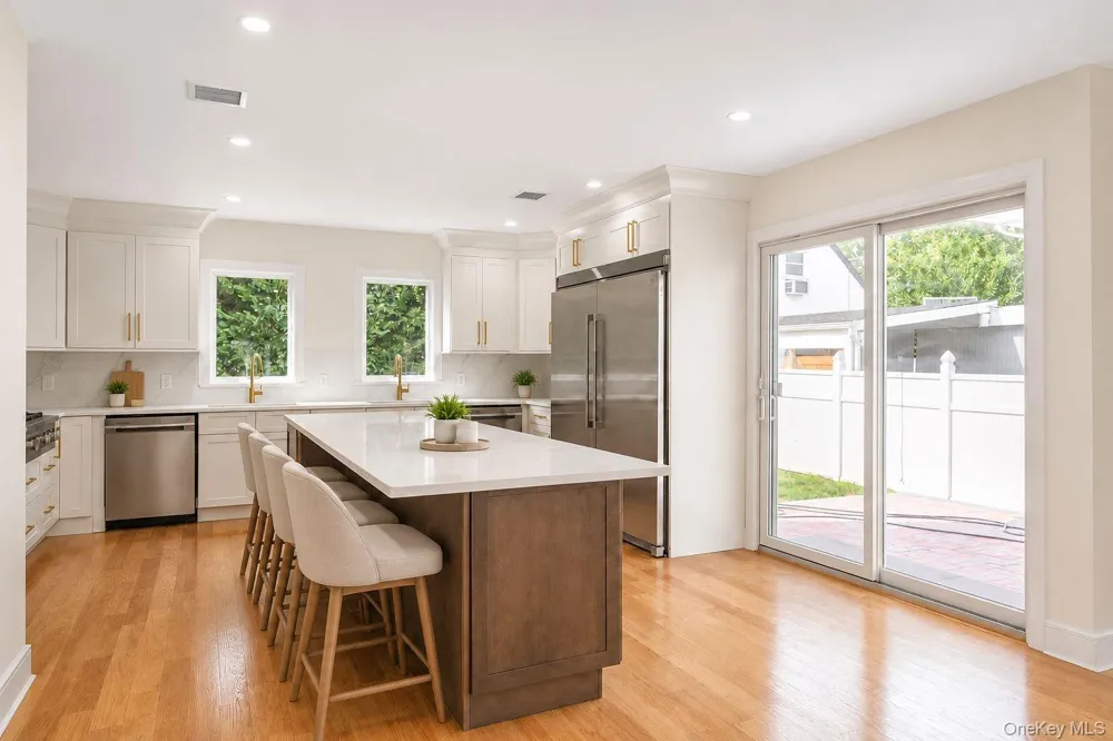949 Midway Woodmere, NY 11598