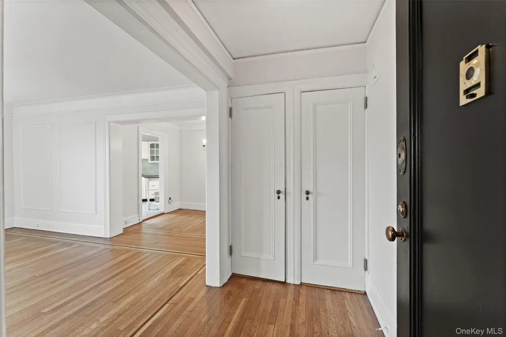 42 Pondfield W #6D Bronxville, NY 10708