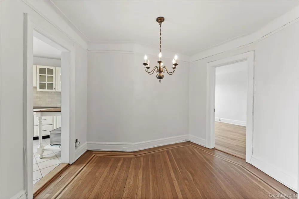 42 Pondfield W #6D Bronxville, NY 10708