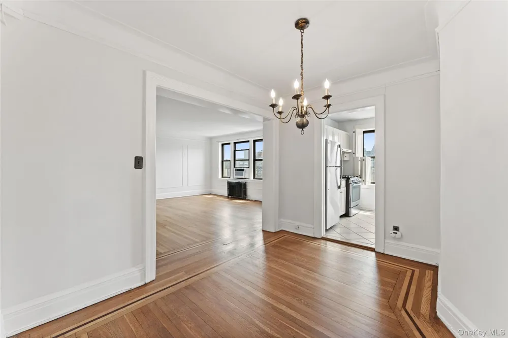 42 Pondfield W #6D Bronxville, NY 10708