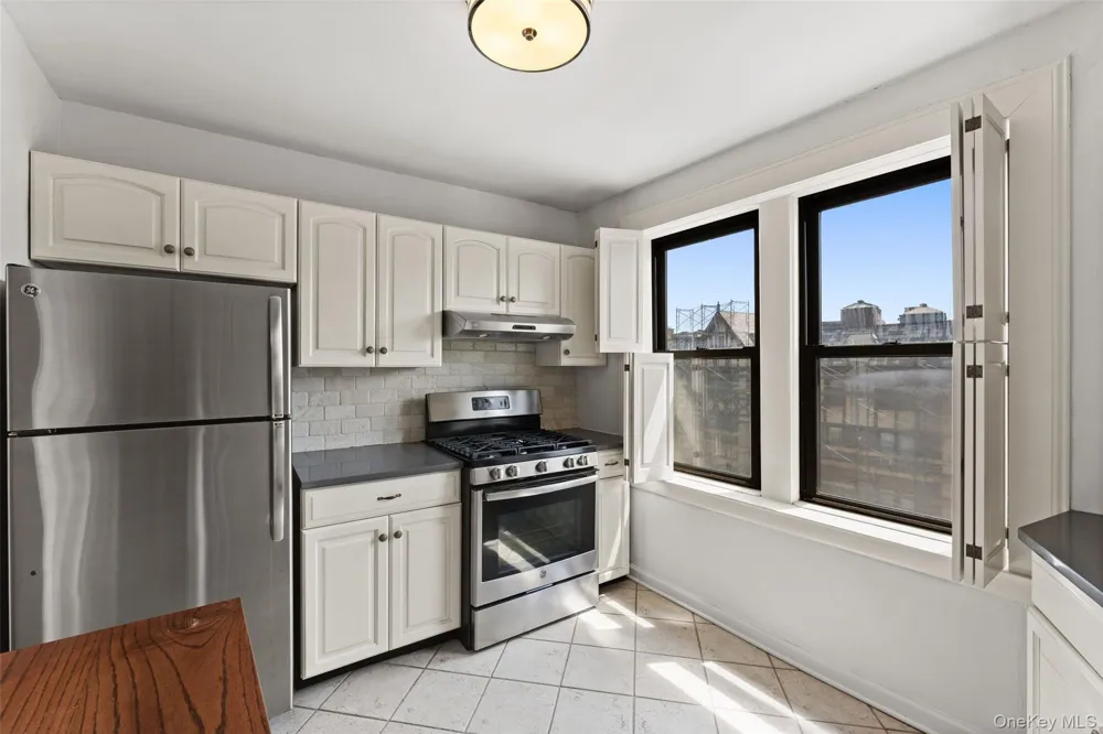 42 Pondfield W #6D Bronxville, NY 10708