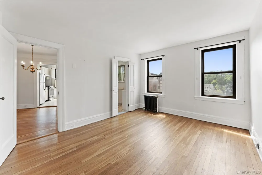 42 Pondfield W #6D Bronxville, NY 10708