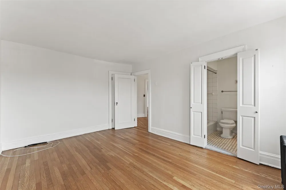 42 Pondfield W #6D Bronxville, NY 10708