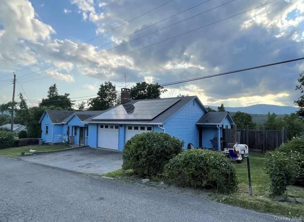 29 Saugerties Manor Road Saugerties, NY 12477