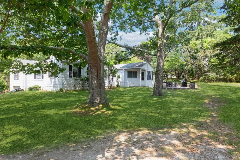 21 Oceanview Road Hampton Bays, NY 11946