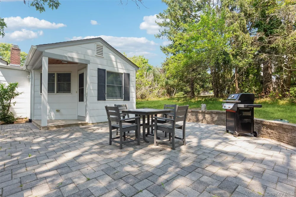 21 Oceanview Road Hampton Bays, NY 11946
