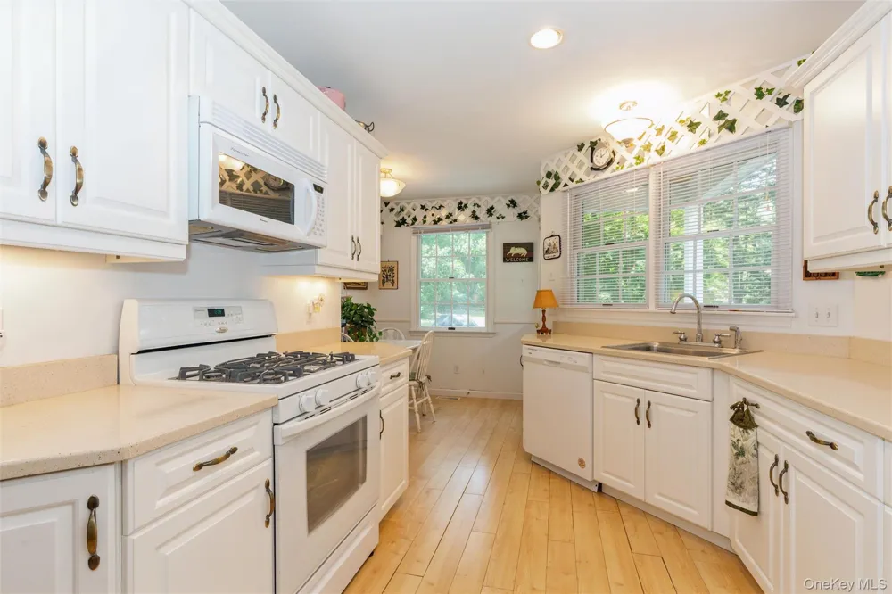 21 Oceanview Road Hampton Bays, NY 11946