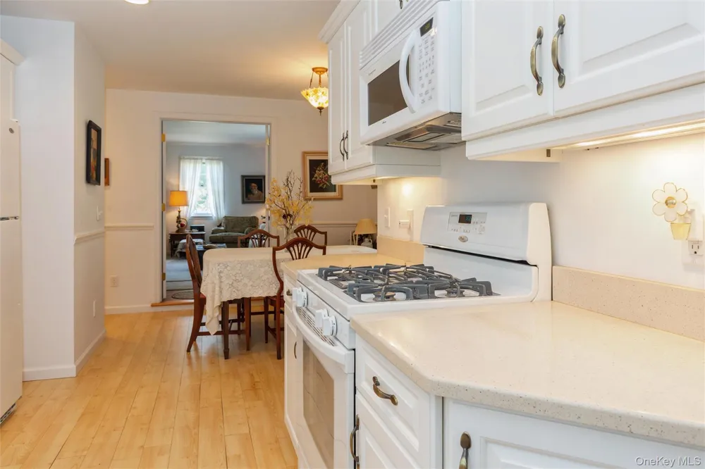 21 Oceanview Road Hampton Bays, NY 11946