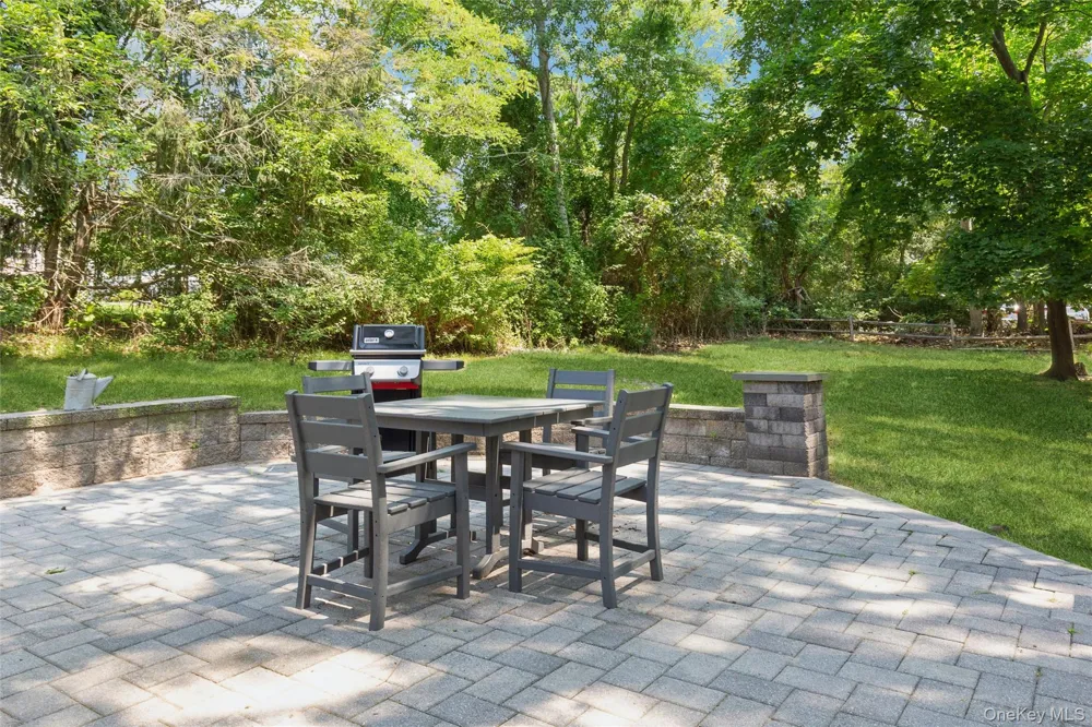 21 Oceanview Road Hampton Bays, NY 11946