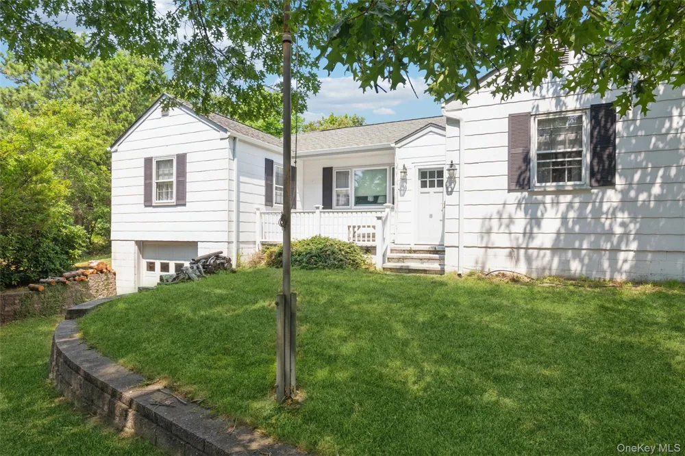 21 Oceanview Road Hampton Bays, NY 11946