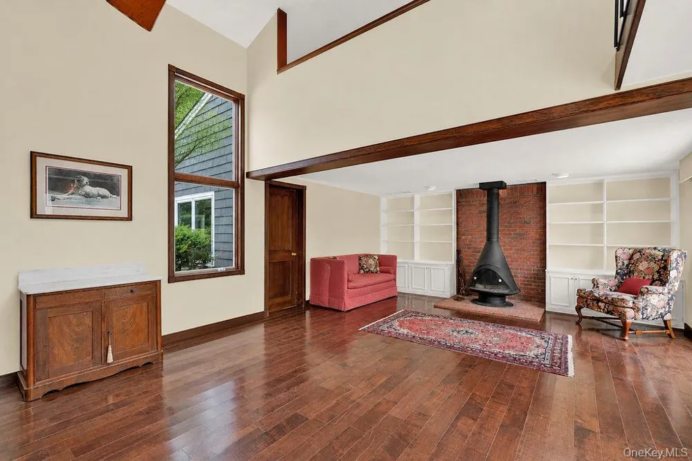 7 Tuthill Lane Remsenburg, NY 11960