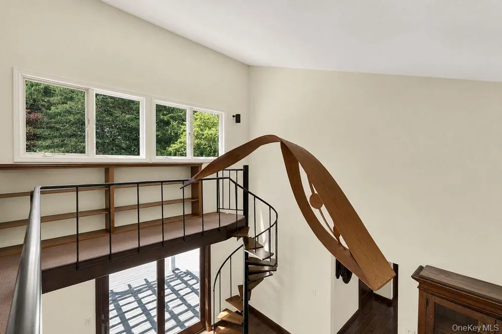 7 Tuthill Lane Remsenburg, NY 11960