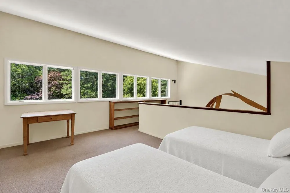7 Tuthill Lane Remsenburg, NY 11960