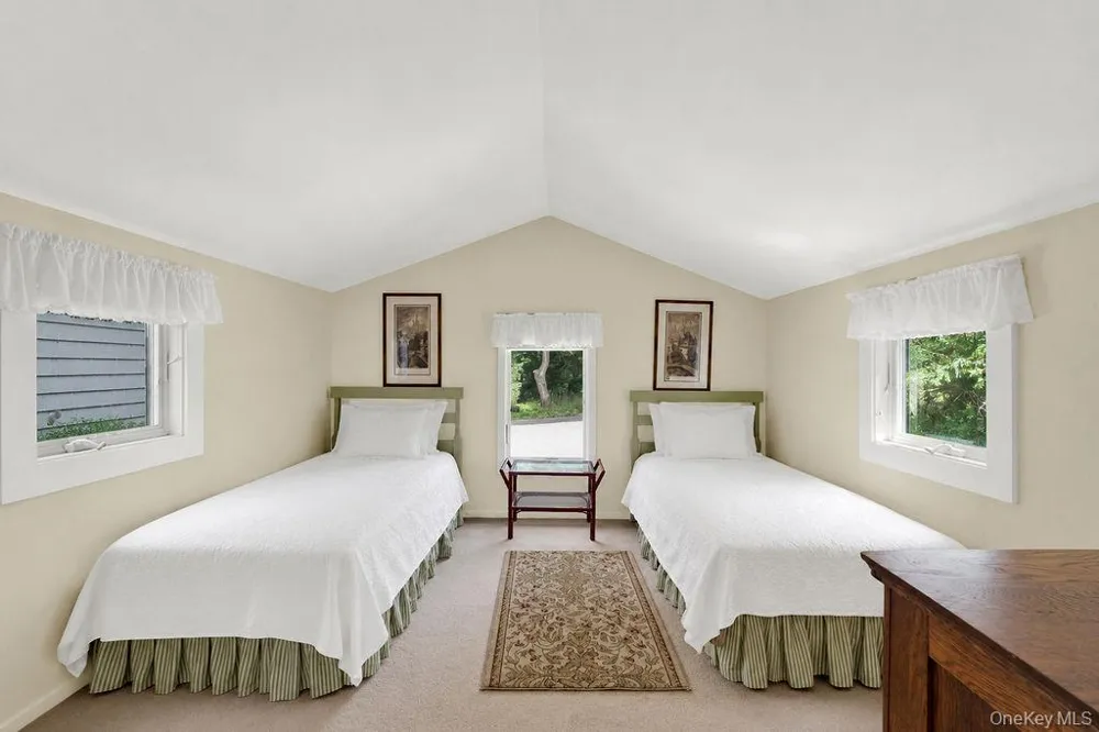 7 Tuthill Lane Remsenburg, NY 11960