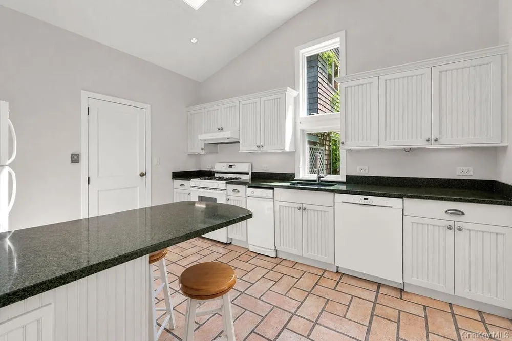 7 Tuthill Lane Remsenburg, NY 11960