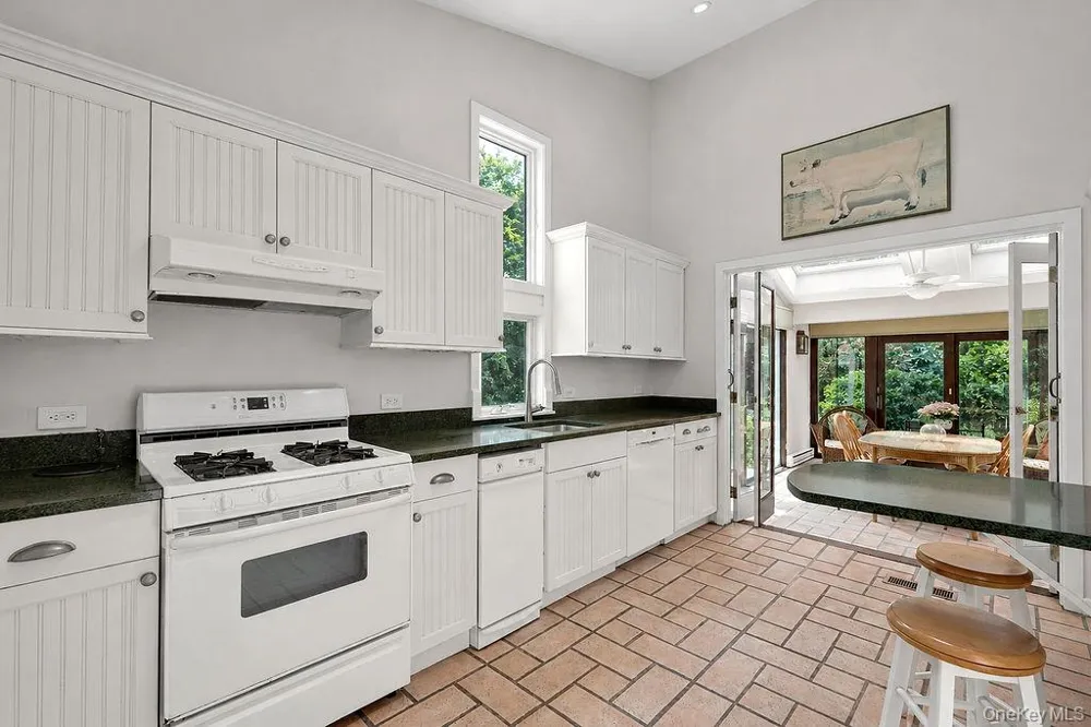 7 Tuthill Lane Remsenburg, NY 11960