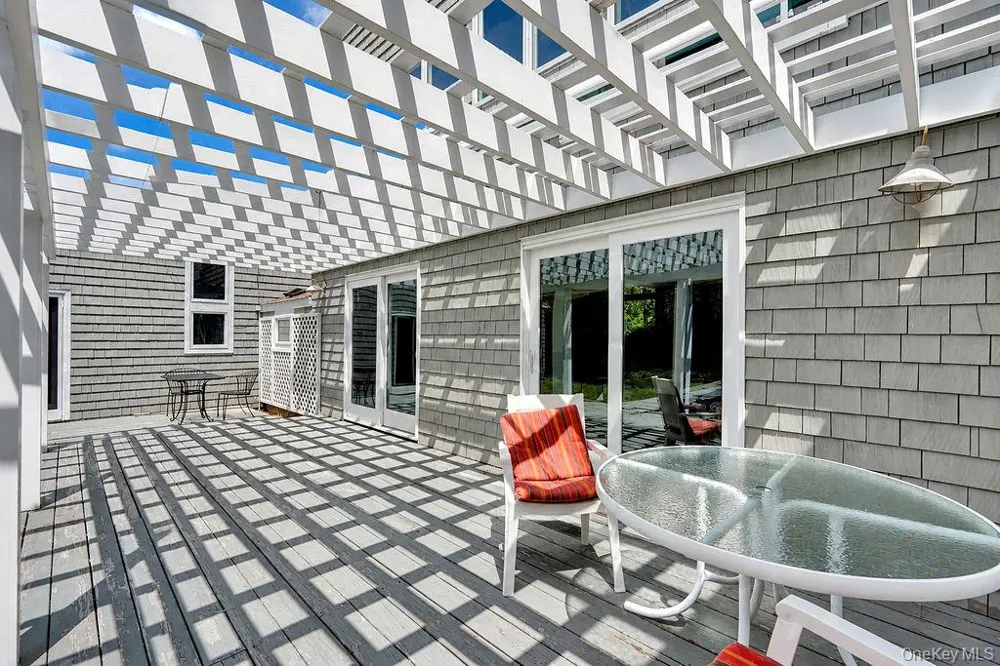 7 Tuthill Lane Remsenburg, NY 11960