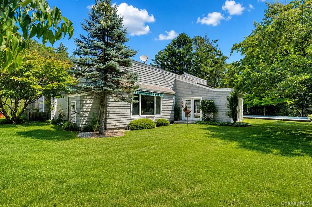 7 Tuthill Lane Remsenburg, NY 11960