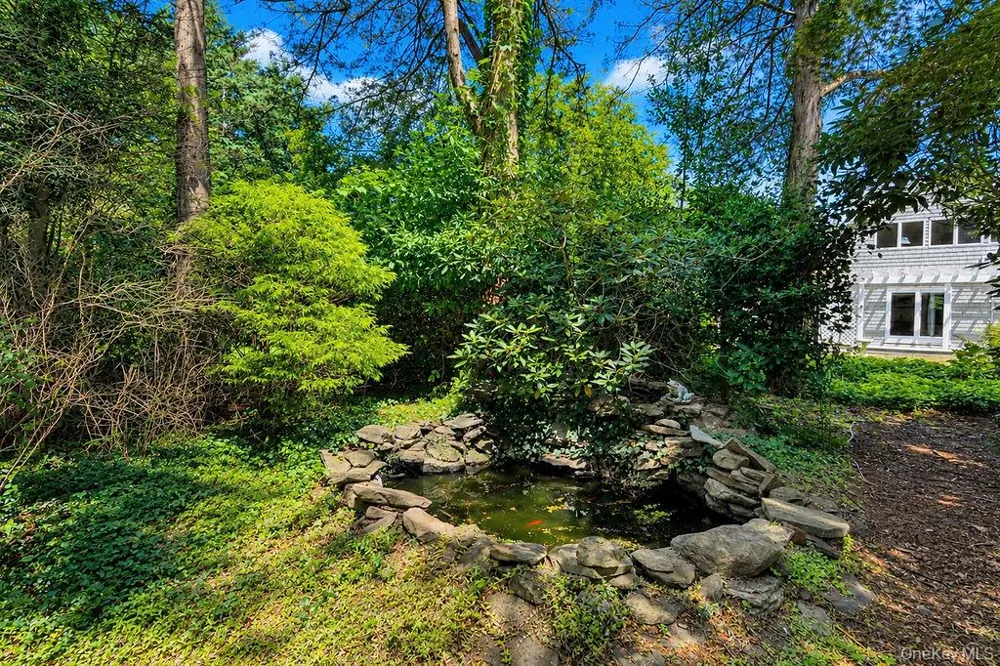 7 Tuthill Lane Remsenburg, NY 11960