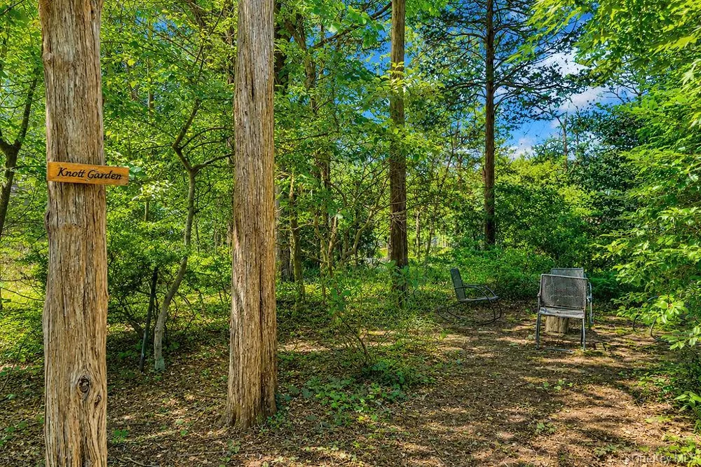 7 Tuthill Lane Remsenburg, NY 11960