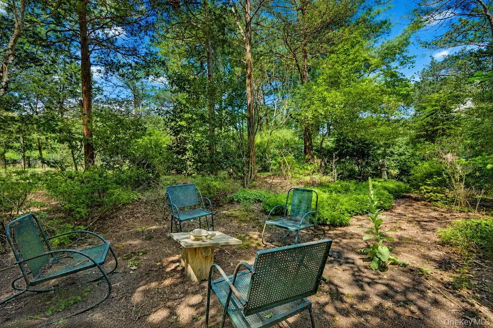 7 Tuthill Lane Remsenburg, NY 11960