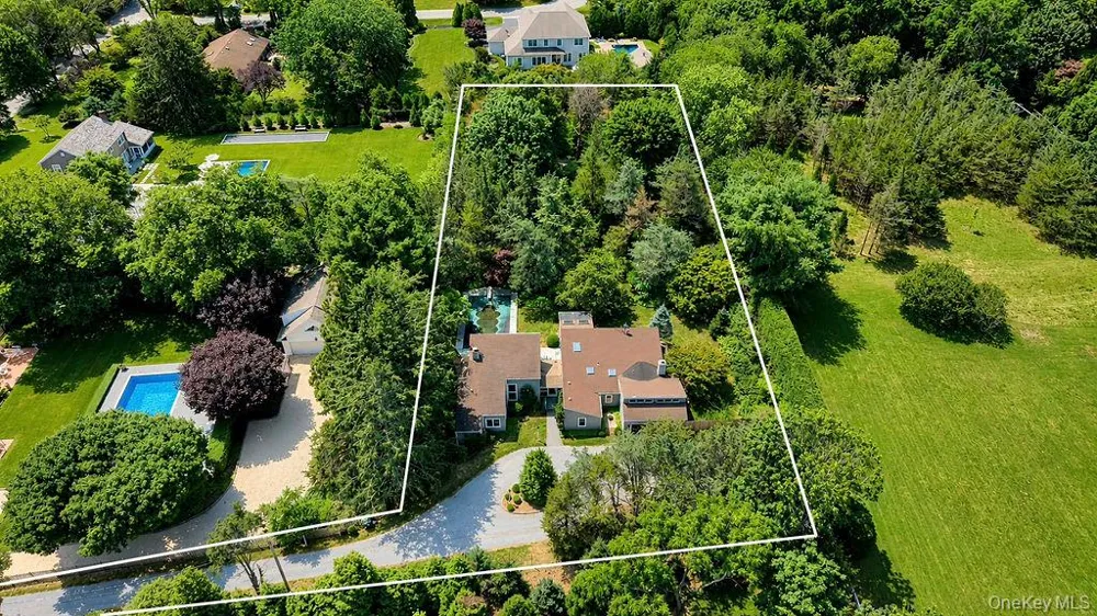7 Tuthill Lane Remsenburg, NY 11960
