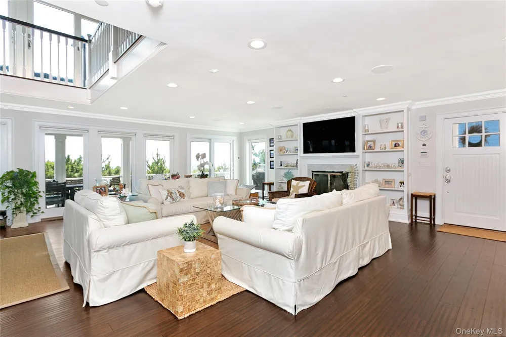 879 Oceanfront Long Beach, NY 11561