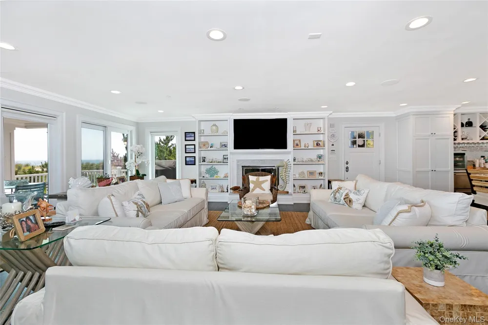 879 Oceanfront Long Beach, NY 11561