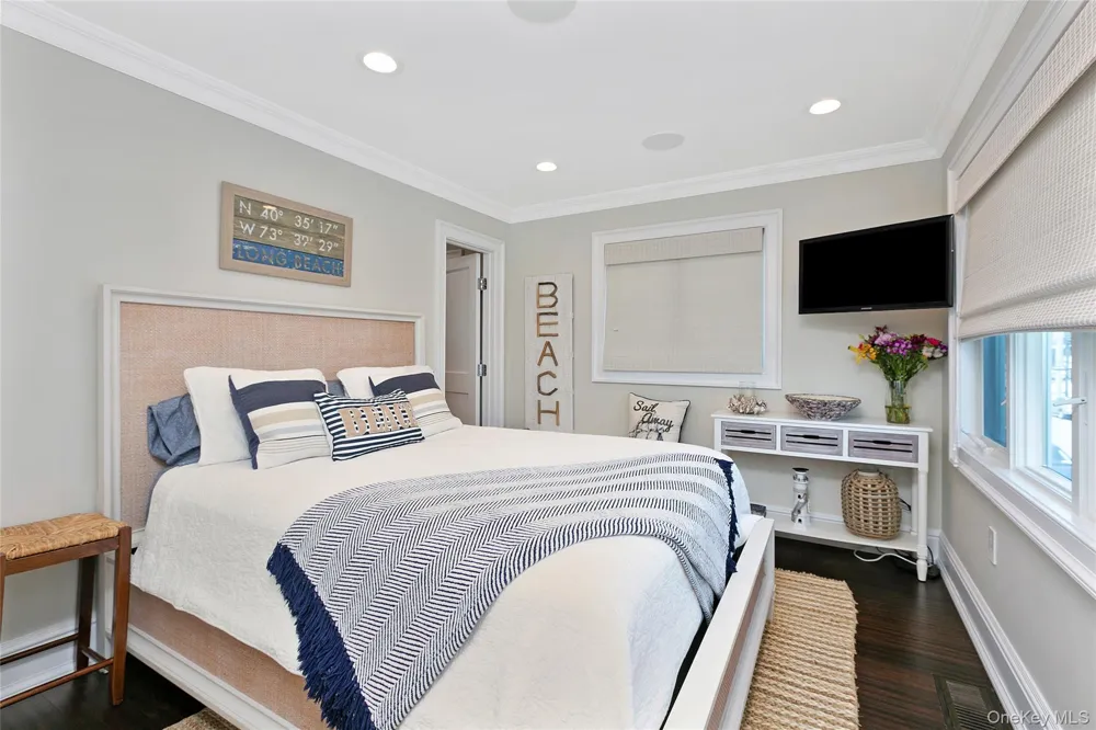 879 Oceanfront Long Beach, NY 11561