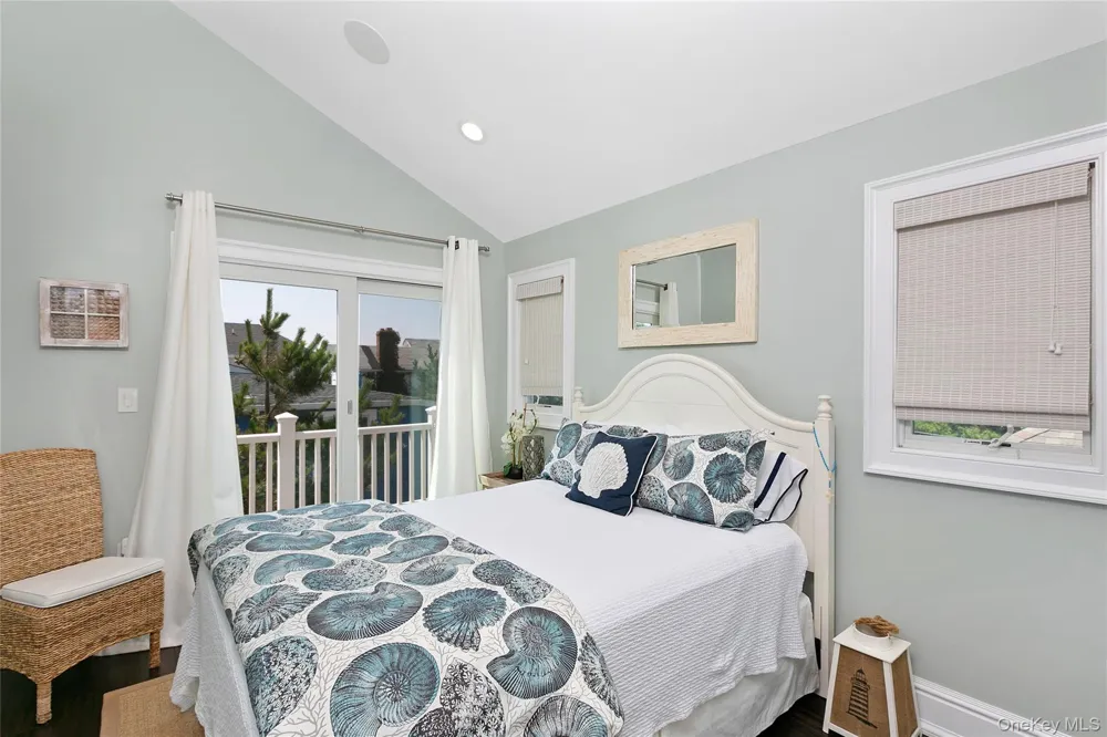 879 Oceanfront Long Beach, NY 11561