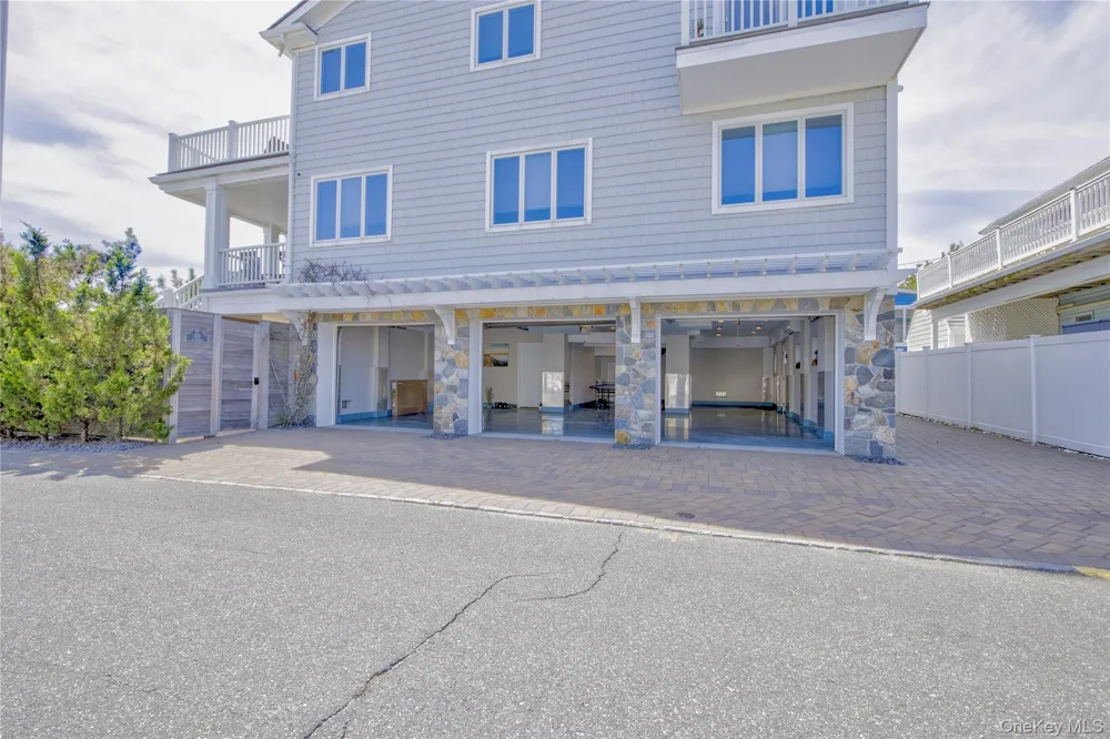 879 Oceanfront Long Beach, NY 11561