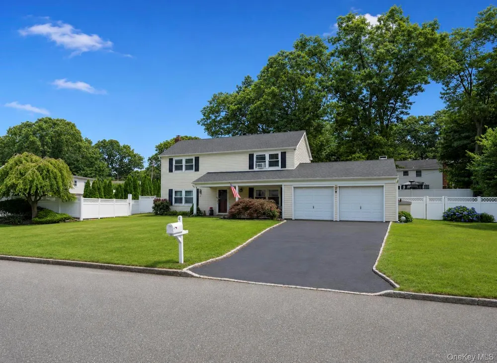 4 Beaverdale Lane Stony Brook, NY 11790