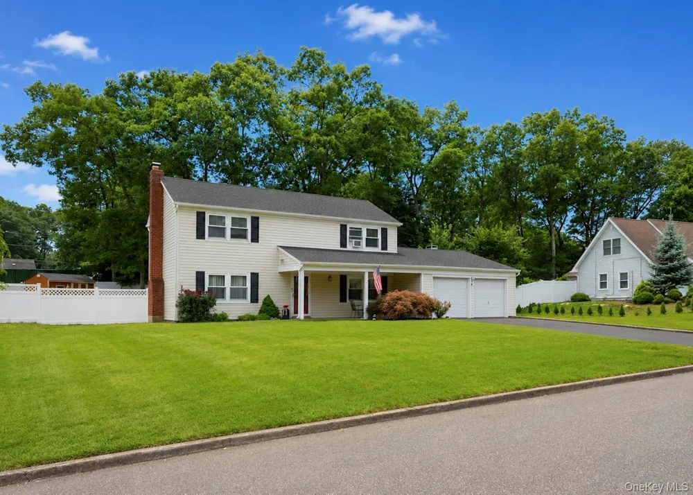 4 Beaverdale Lane Stony Brook, NY 11790