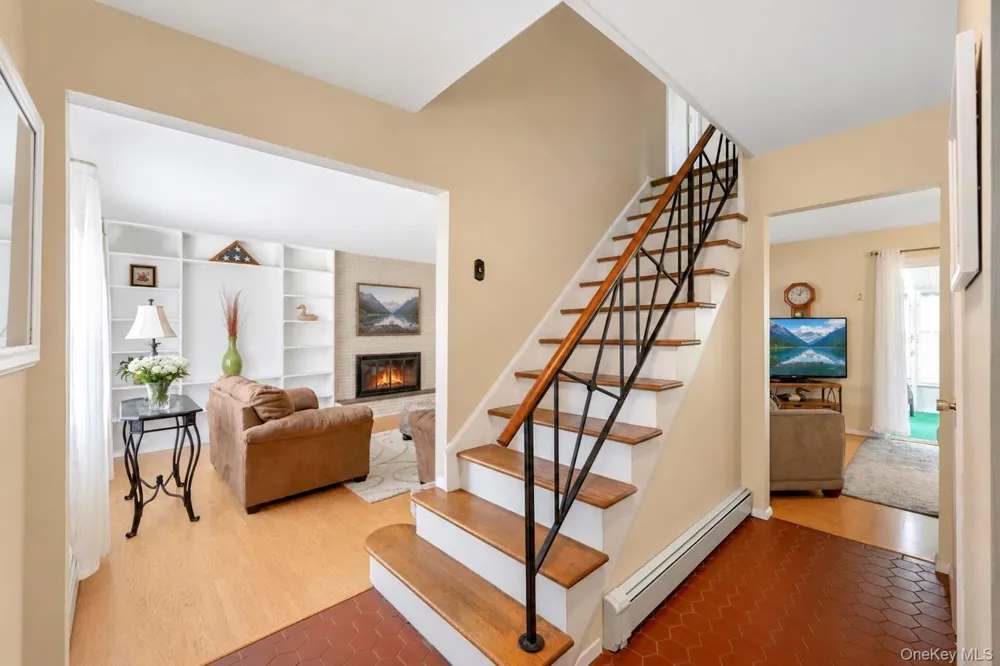 4 Beaverdale Lane Stony Brook, NY 11790