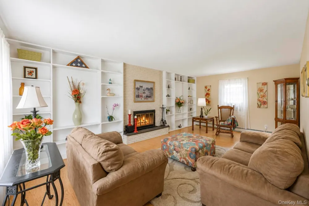 4 Beaverdale Lane Stony Brook, NY 11790