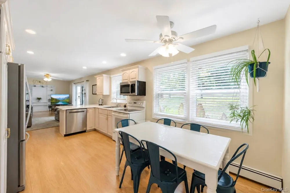 4 Beaverdale Lane Stony Brook, NY 11790