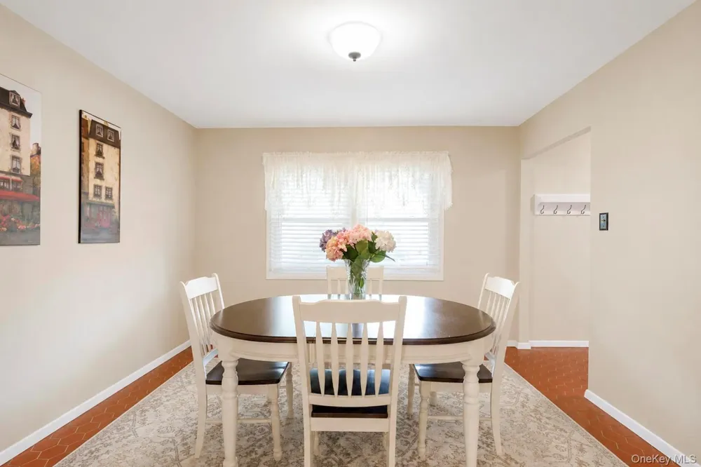 4 Beaverdale Lane Stony Brook, NY 11790