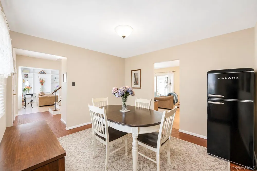 4 Beaverdale Lane Stony Brook, NY 11790