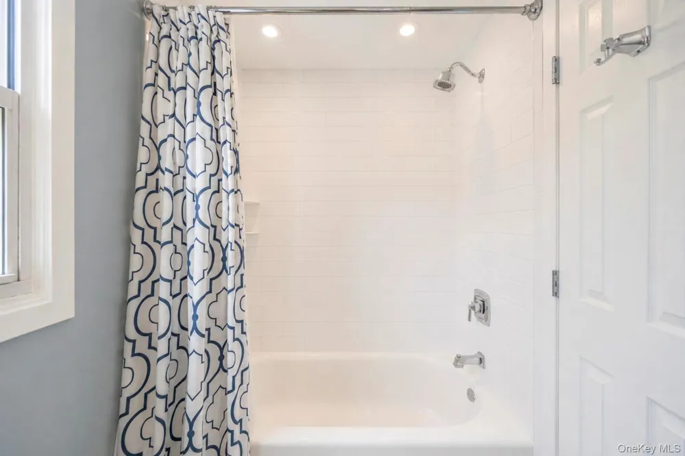 4 Beaverdale Lane Stony Brook, NY 11790