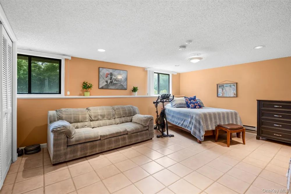 59 Chester Lane Nanuet, NY 10954