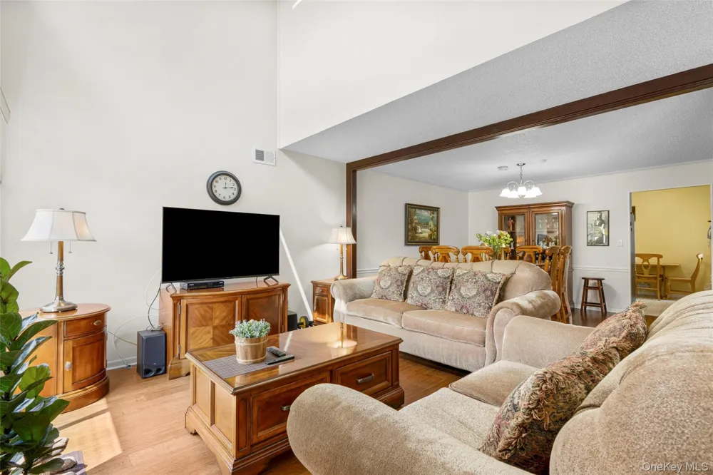 59 Chester Lane Nanuet, NY 10954
