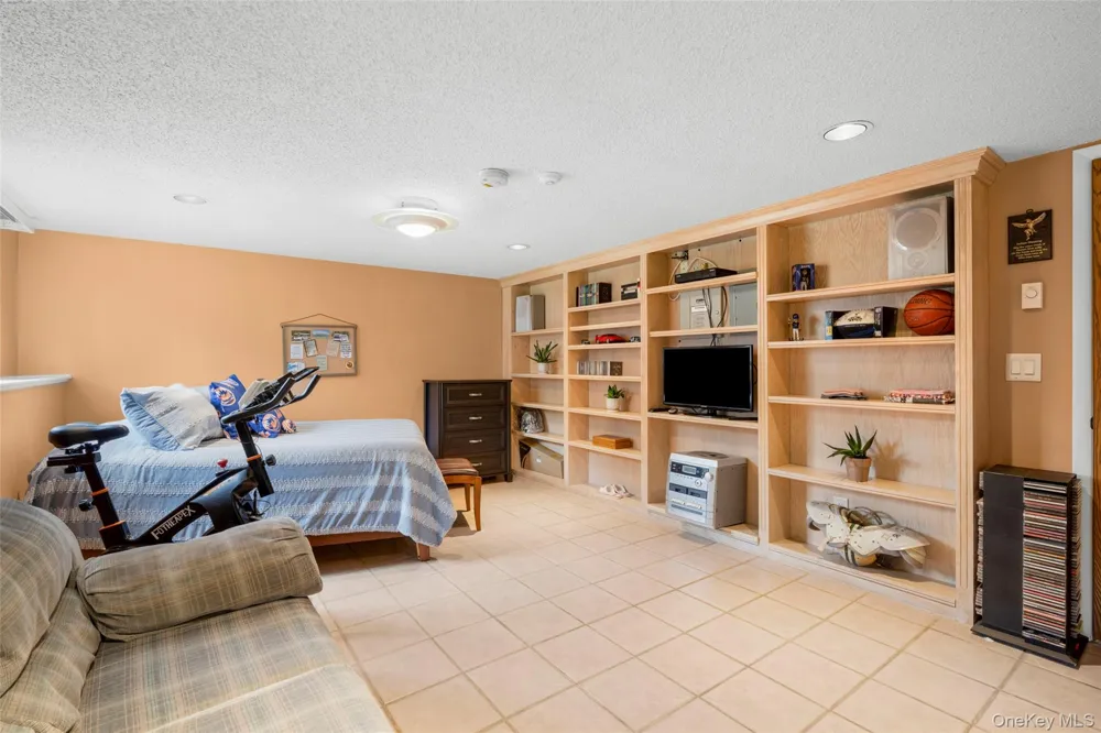 59 Chester Lane Nanuet, NY 10954
